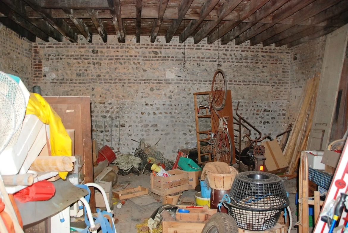 Bâtiment en briques et silex à réhabiliter à Fécamp, 3 lots disponibles 