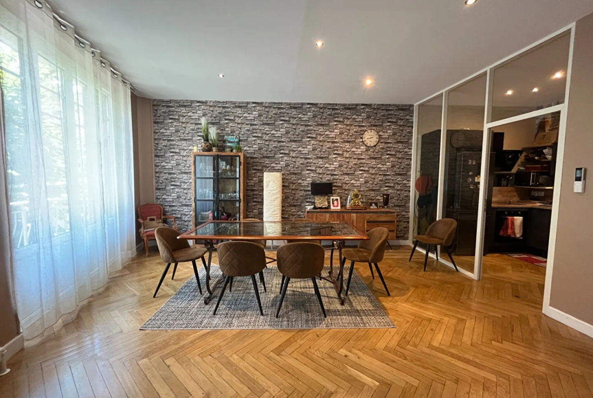 Appartement rénové avec charme ancien au centre de Gap - 3 chambres, lumineux et moderne 