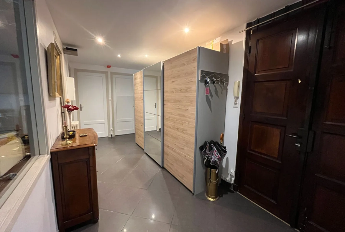 Appartement rénové avec charme ancien au centre de Gap - 3 chambres, lumineux et moderne 