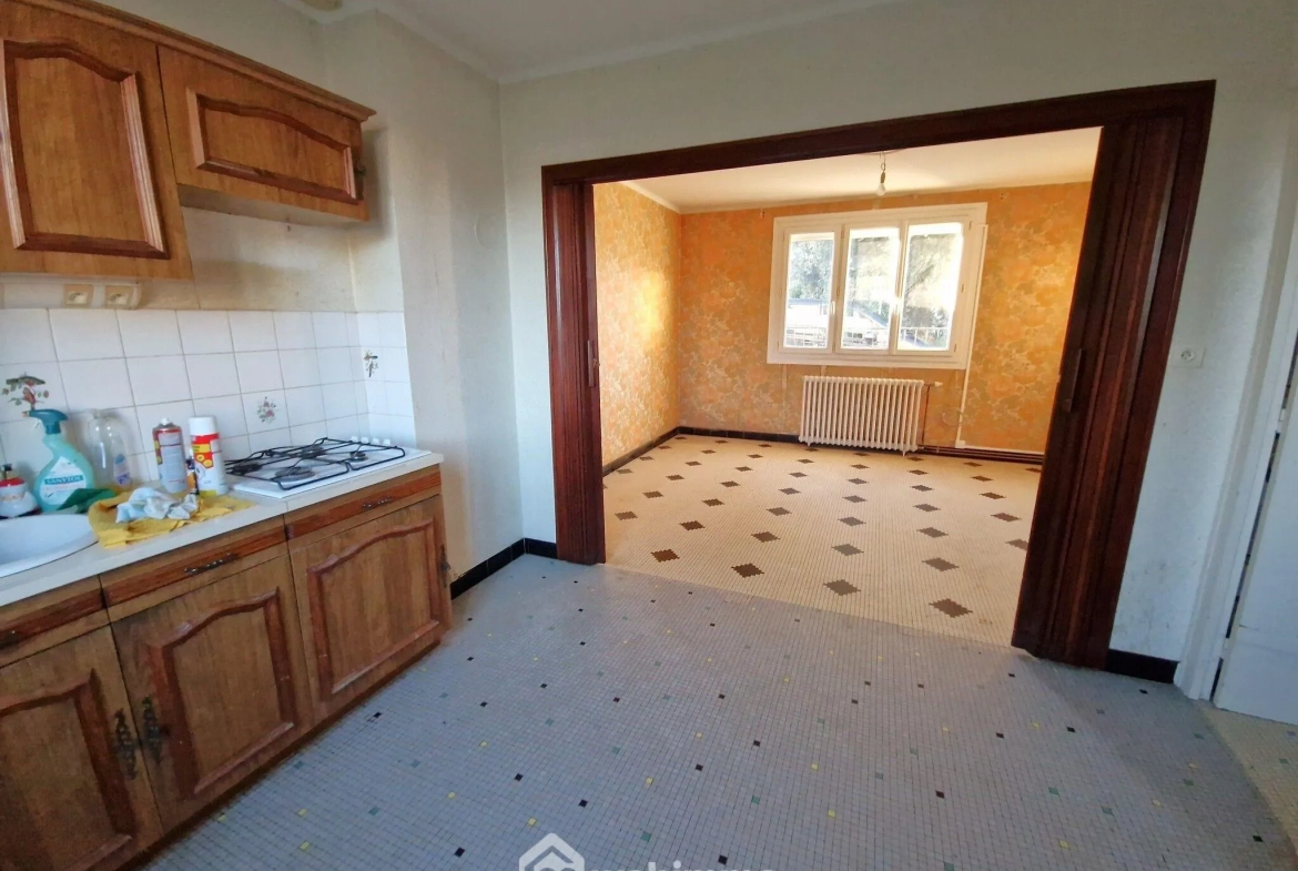 Maison de ville à vendre à La Roche-sur-Yon avec jardin et garage 