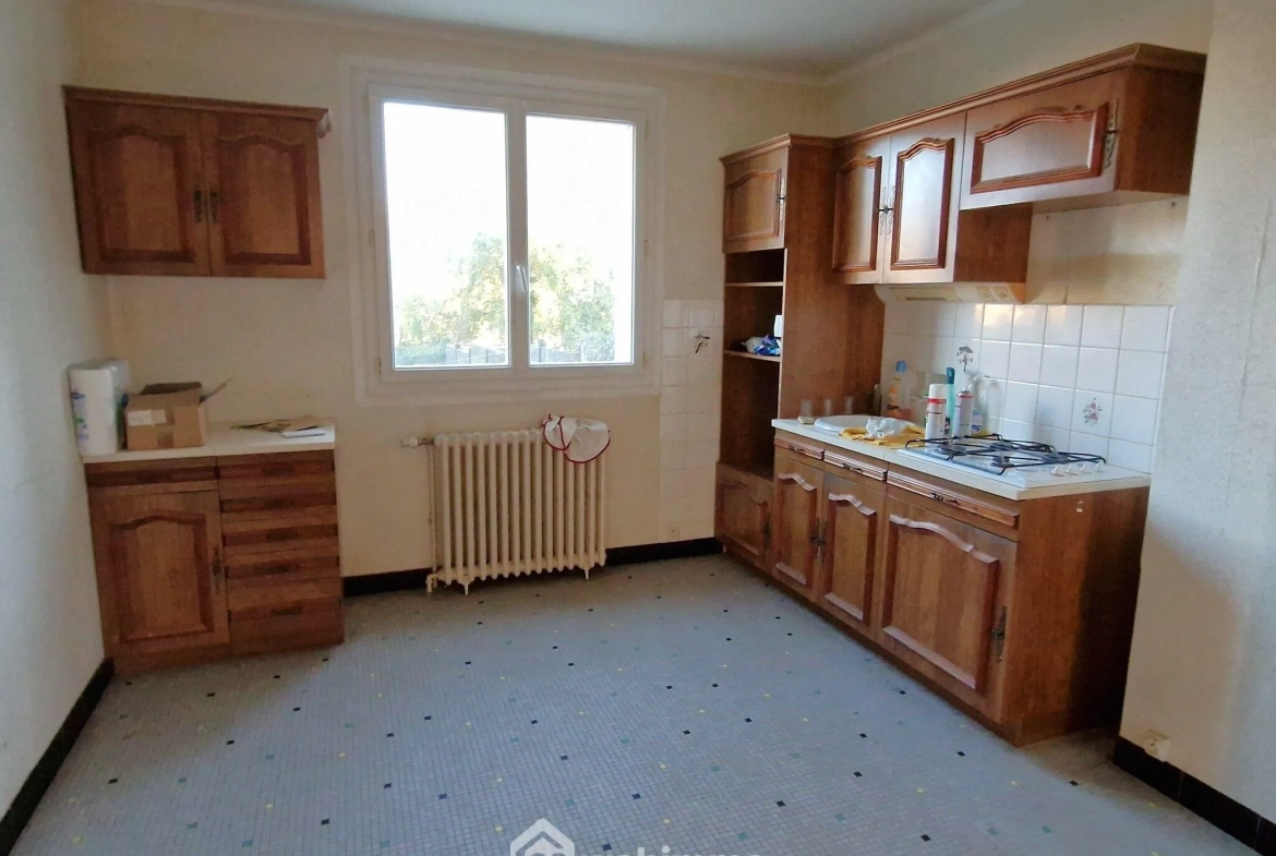 Maison de ville à vendre à La Roche-sur-Yon avec jardin et garage 