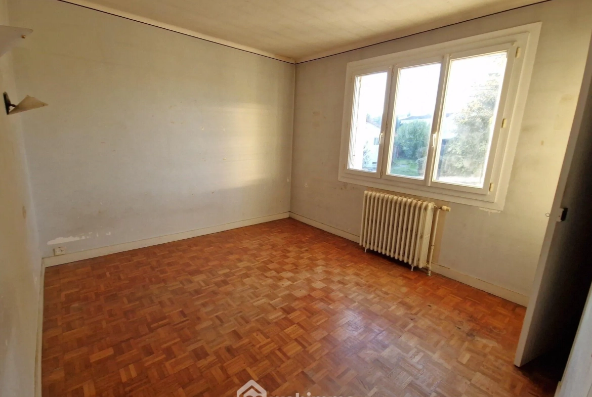 Maison de ville à vendre à La Roche-sur-Yon avec jardin et garage 