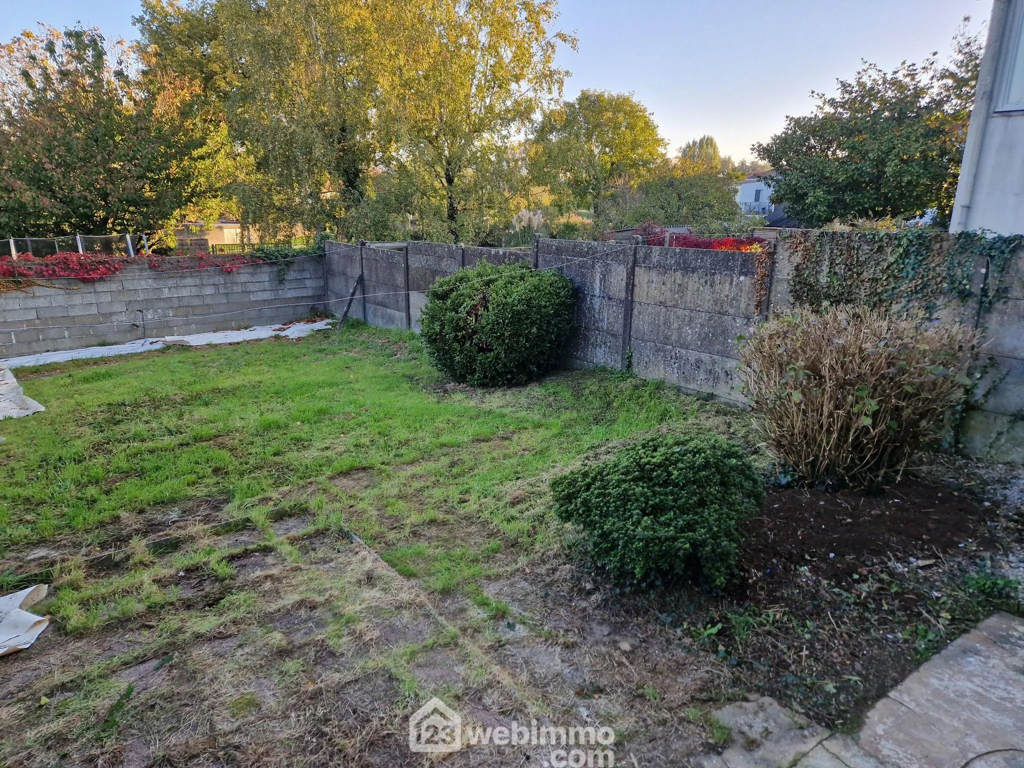 Maison de ville à vendre à La Roche-sur-Yon avec jardin et garage 