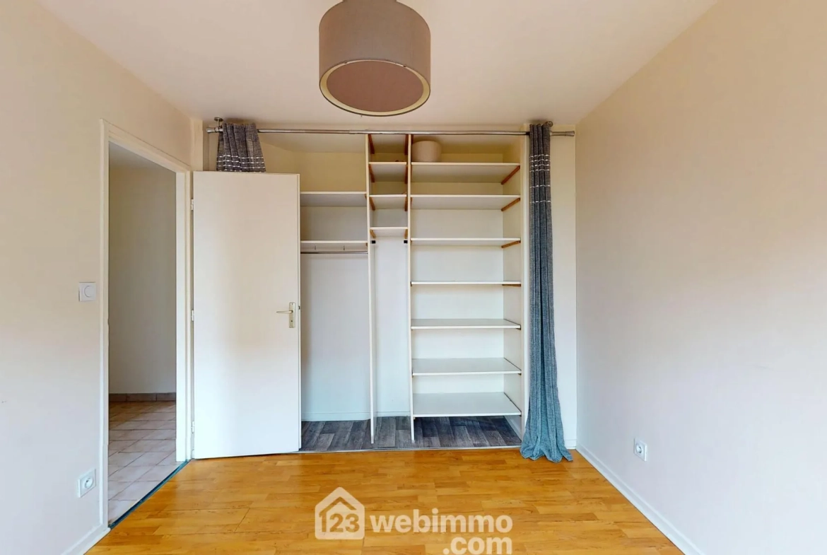 Appartement T2 en rez-de-jardin à vendre à Compiègne, proche de l'UTC 