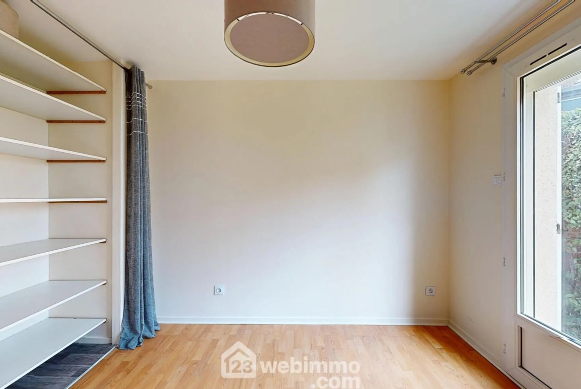 Appartement T2 en rez-de-jardin à vendre à Compiègne, proche de l'UTC 
