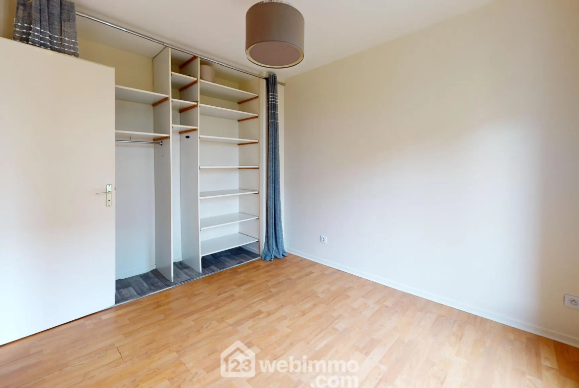 Appartement T2 en rez-de-jardin à vendre à Compiègne, proche de l'UTC 