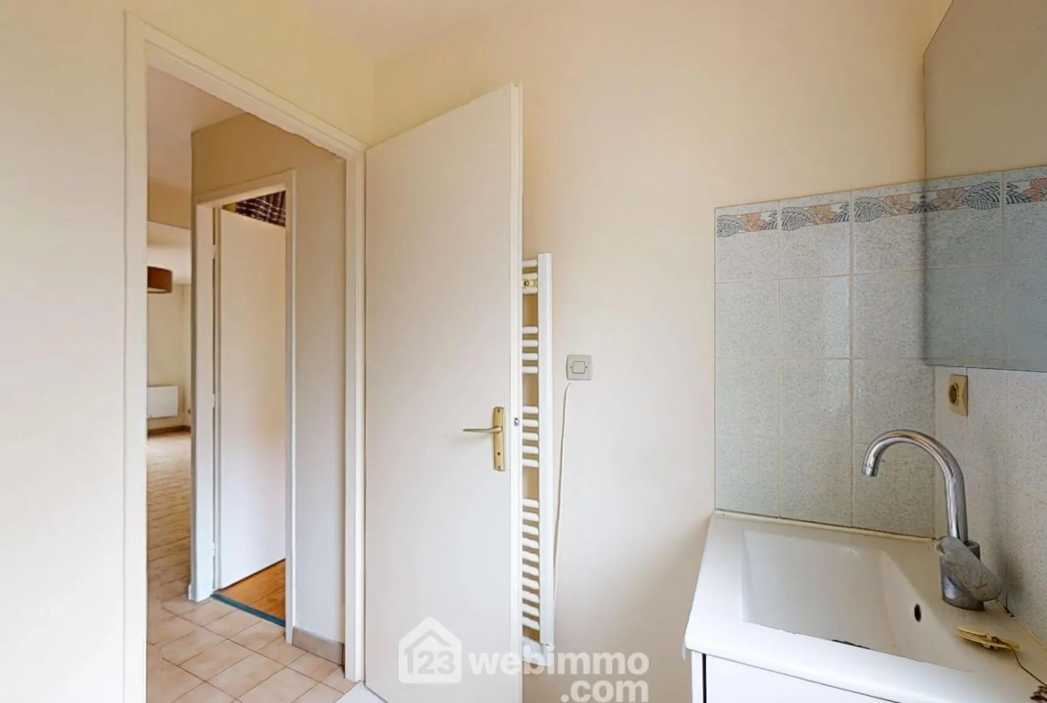 Appartement T2 en rez-de-jardin à vendre à Compiègne, proche de l'UTC 