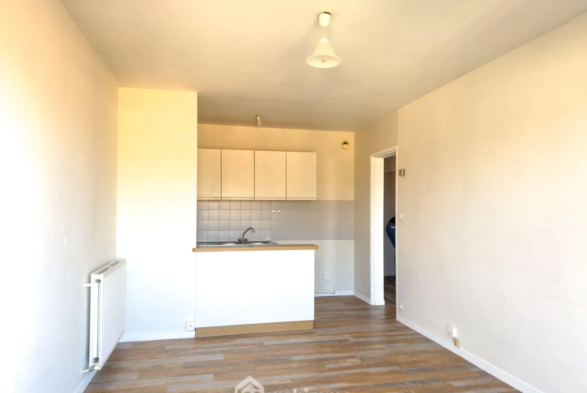 Appartement de 40 m² à Cholet centre-ville avec terrasse et cave 