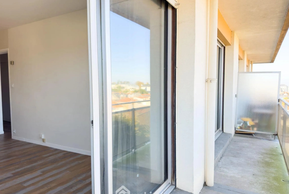 Appartement de 40 m² à Cholet centre-ville avec terrasse et cave 