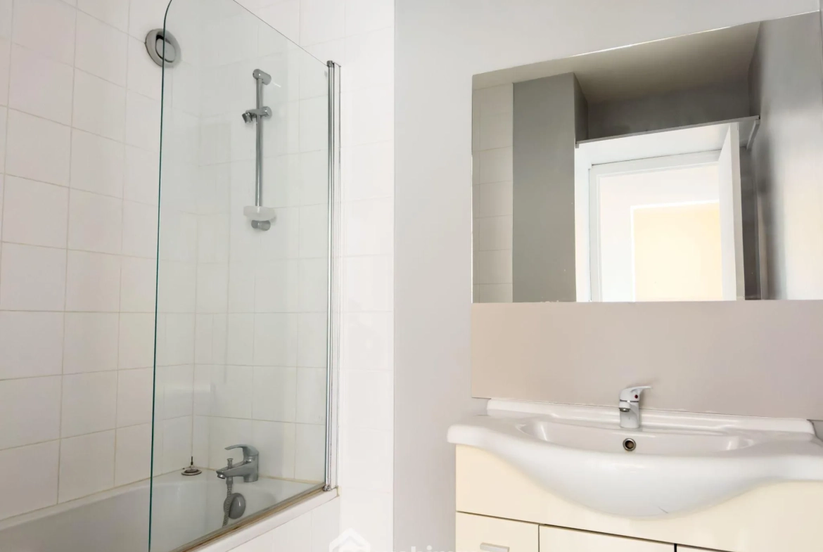 Appartement de 40 m² à Cholet centre-ville avec terrasse et cave 