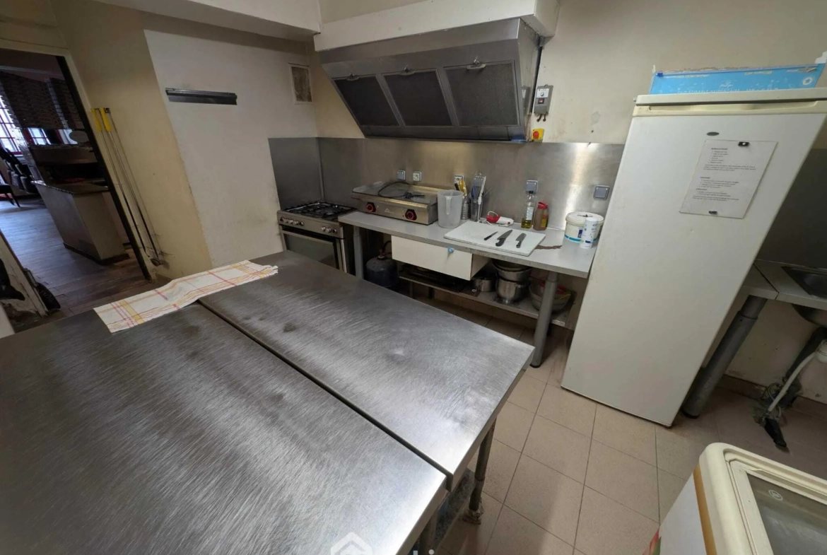 Fonds de commerce d'une pizzeria au Luc en Provence – Emplacement idéal et clientèle fidèle 