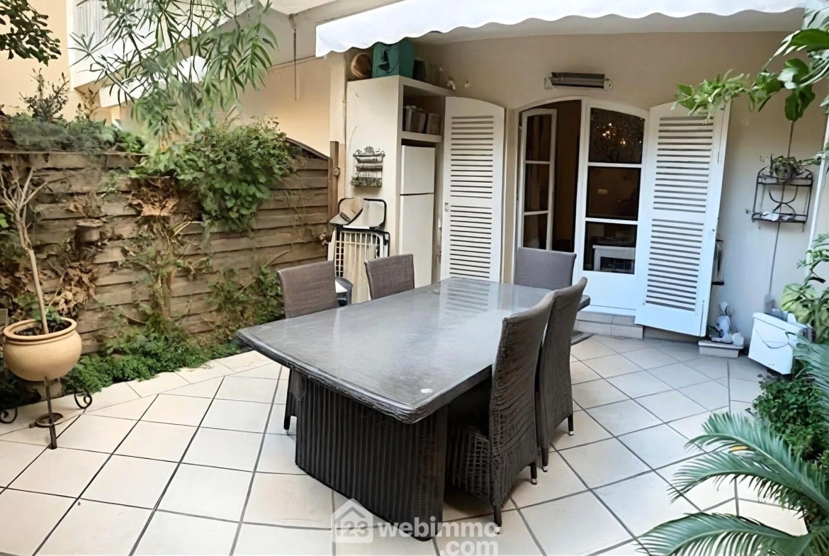 Charmant duplex en centre-ville de Sainte-Maxime avec terrasse de 25 m² 