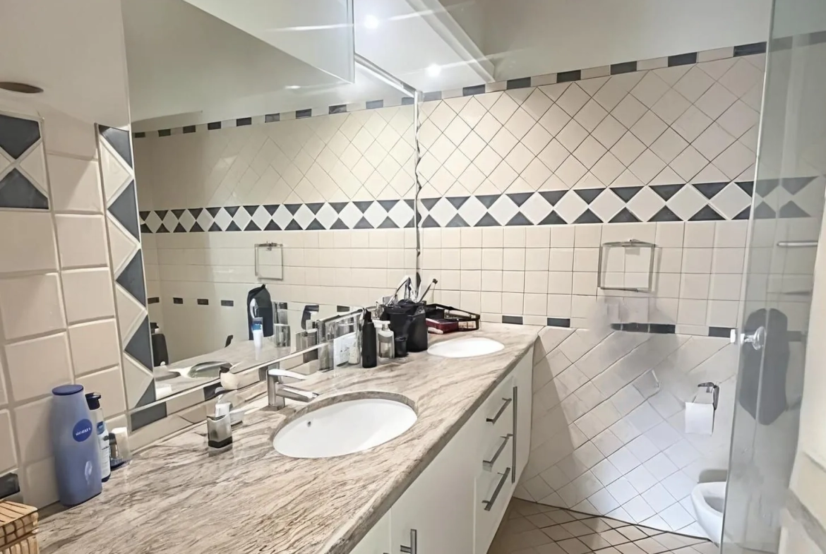 Charmant duplex en centre-ville de Sainte-Maxime avec terrasse de 25 m² 