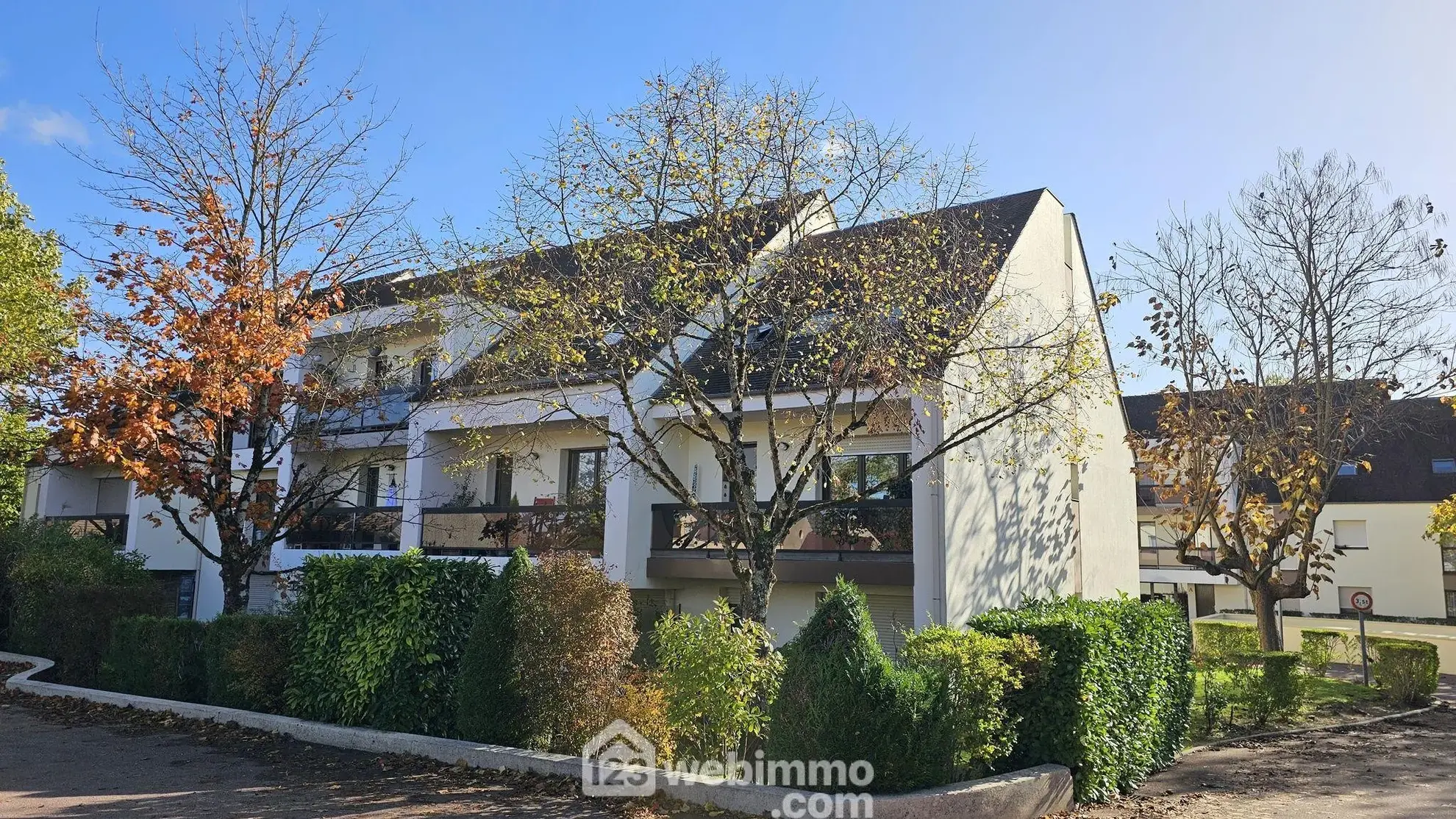 Charmant appartement de 46 m² à Moret sur Loing – Dernier étage, parking, cave 