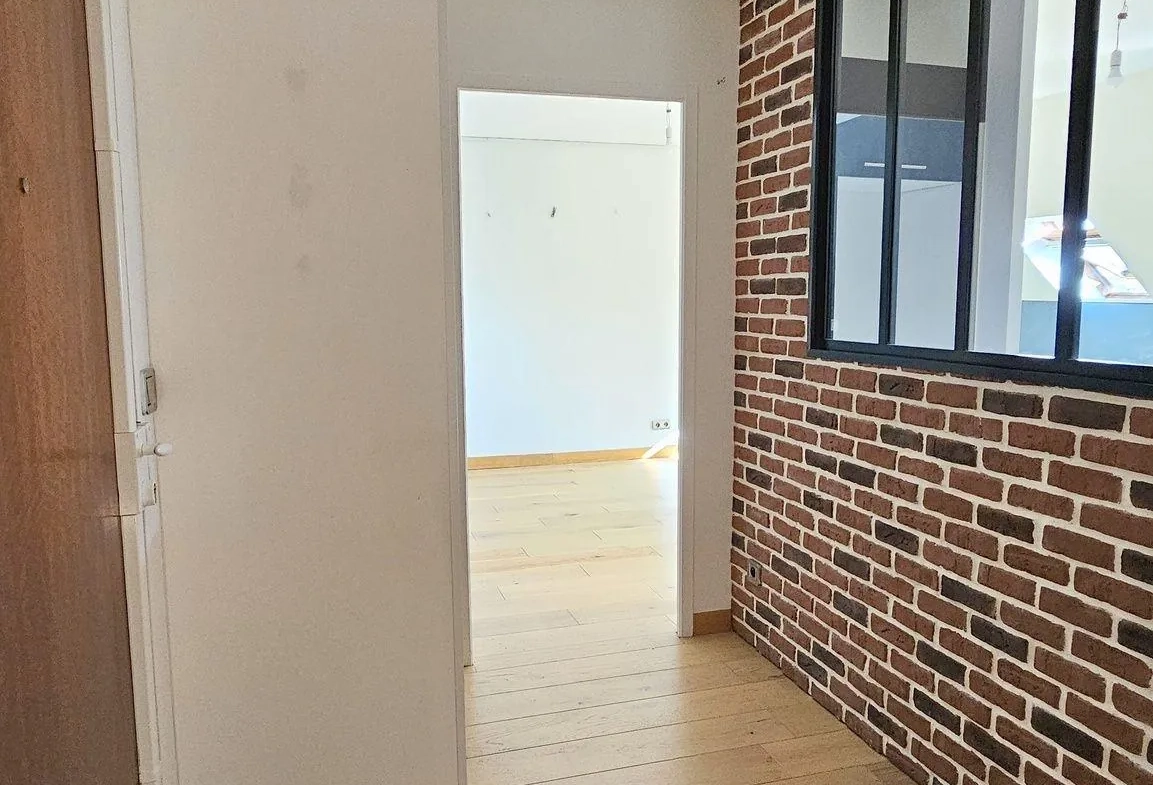 Charmant appartement de 46 m² à Moret sur Loing – Dernier étage, parking, cave 