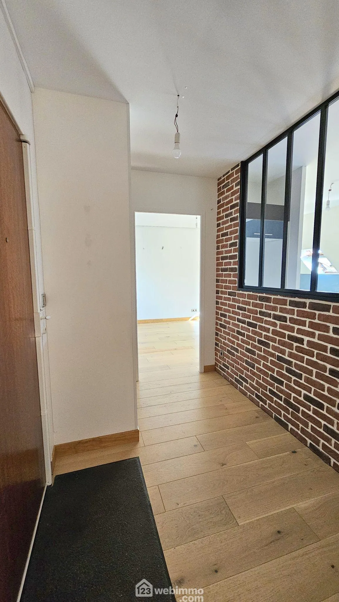 Charmant appartement de 46 m² à Moret sur Loing – Dernier étage, parking, cave 