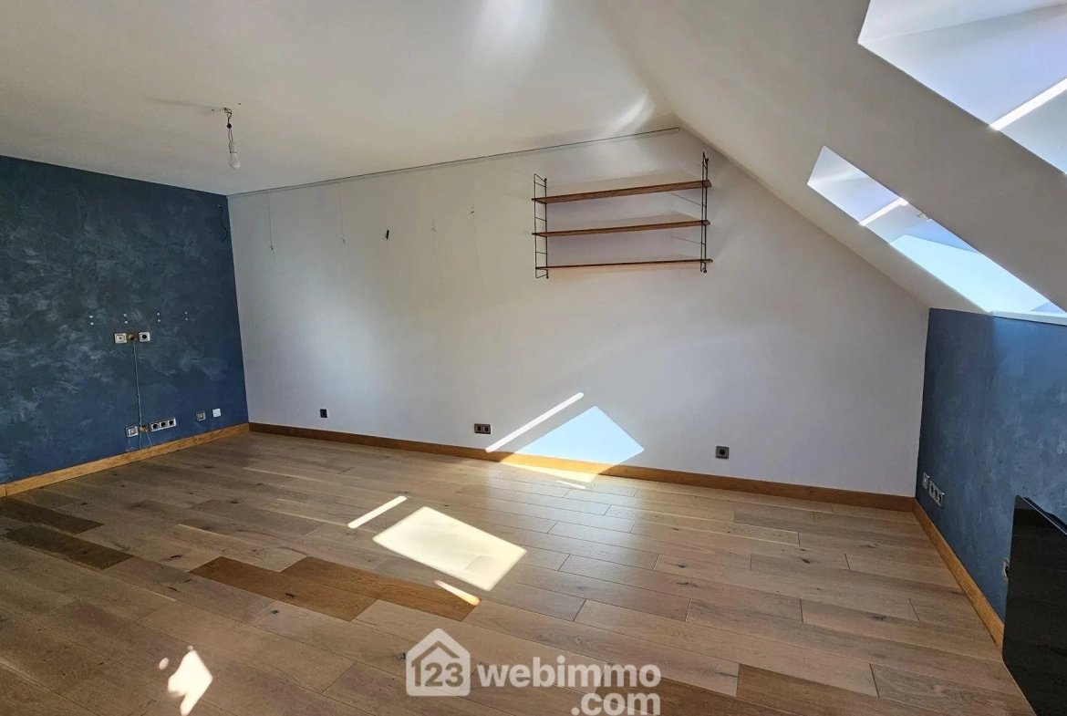 Charmant appartement de 46 m² à Moret sur Loing – Dernier étage, parking, cave 