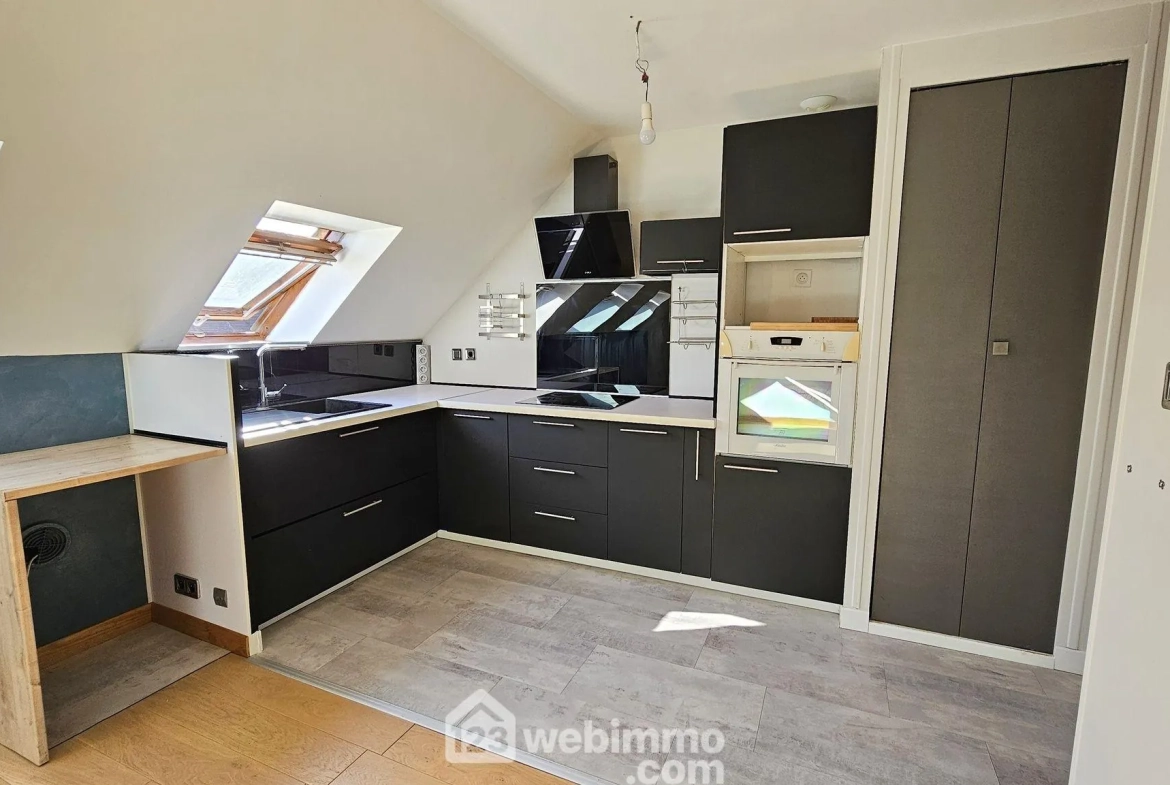 Charmant appartement de 46 m² à Moret sur Loing – Dernier étage, parking, cave 