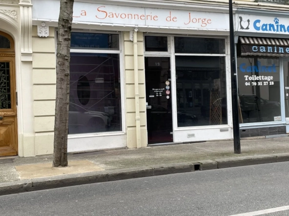 Local commercial de 20 m² à Vichy - Emplacement en centre-ville