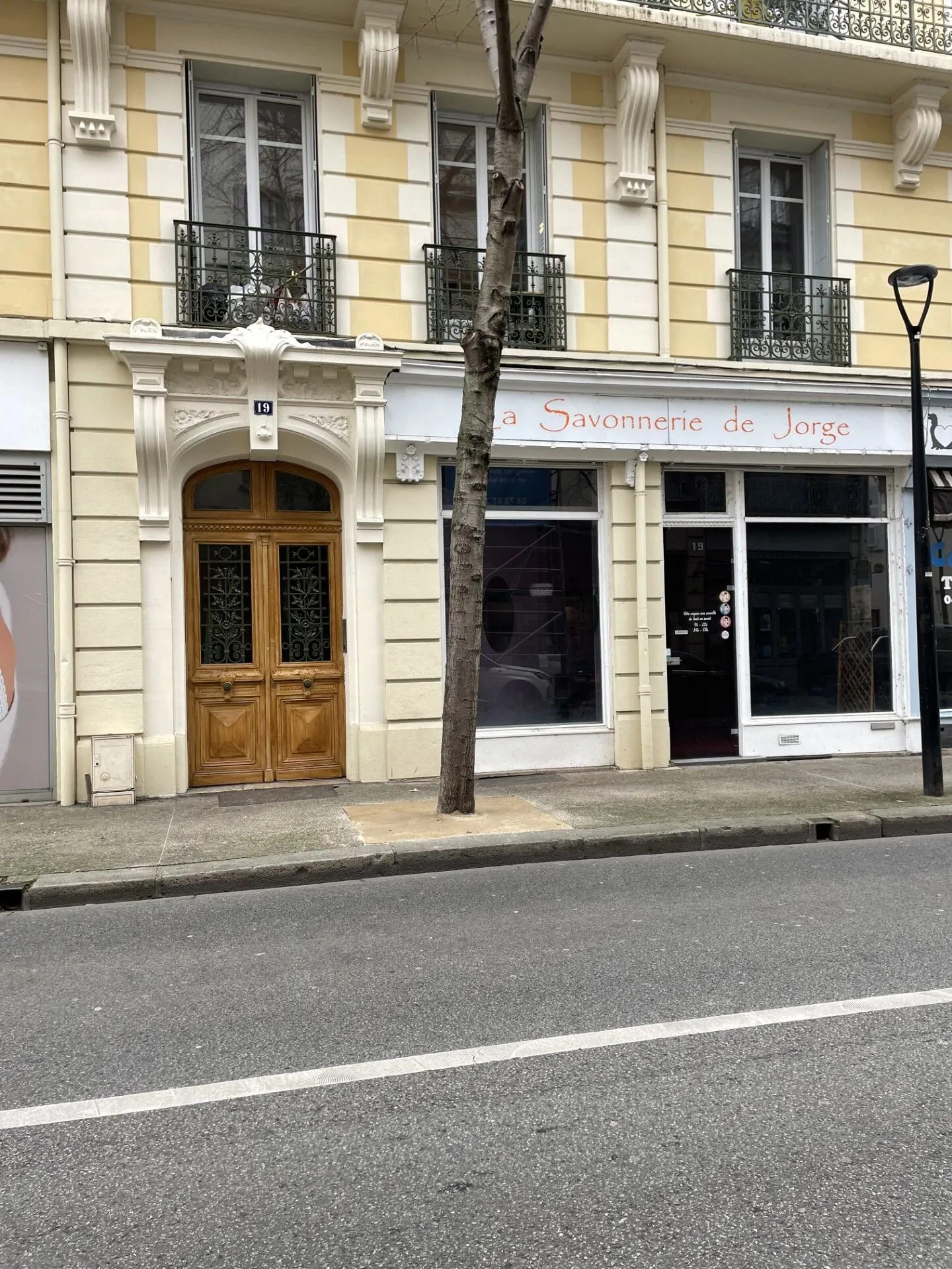 Local commercial de 20 m² à Vichy - Emplacement en centre-ville 