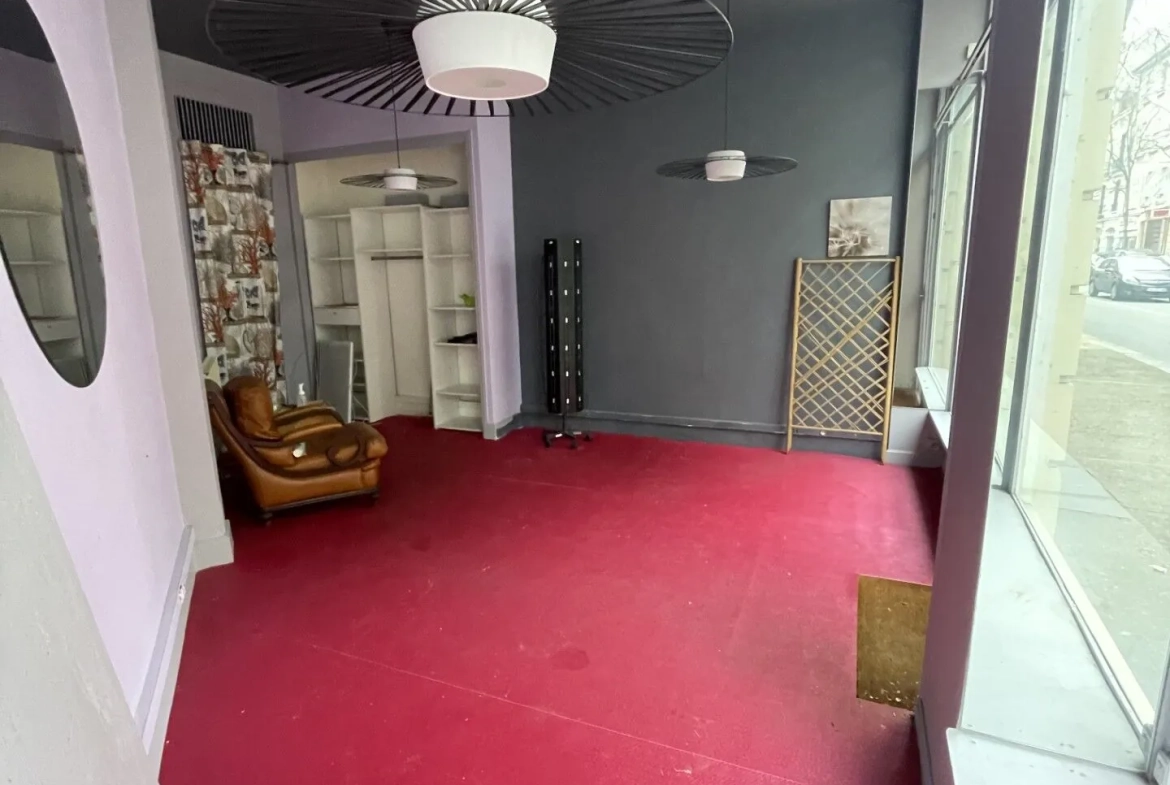 Local commercial de 20 m² à Vichy - Emplacement en centre-ville 