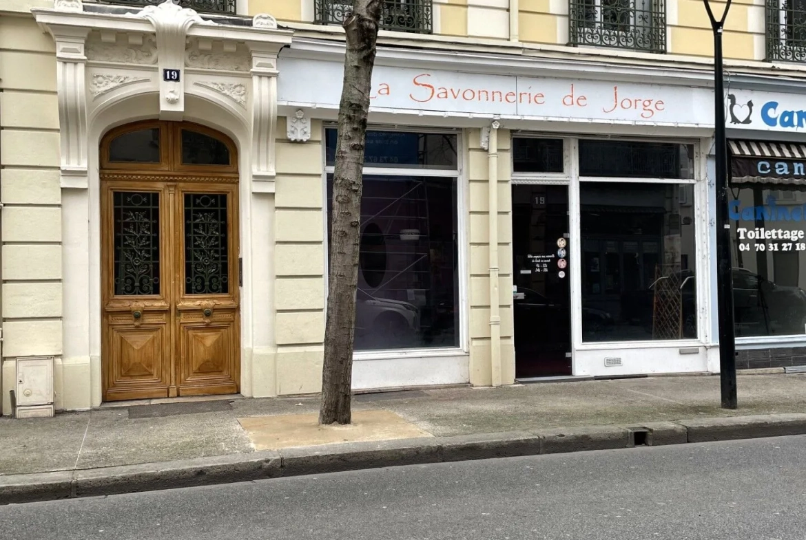 Local commercial de 20 m² à Vichy - Emplacement en centre-ville 