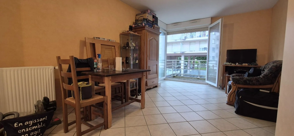 Appartement 2 pièces à Dijon avec balcon et parking privé