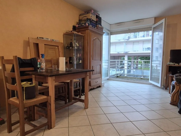 Appartement 2 pièces à Dijon avec balcon et parking privé