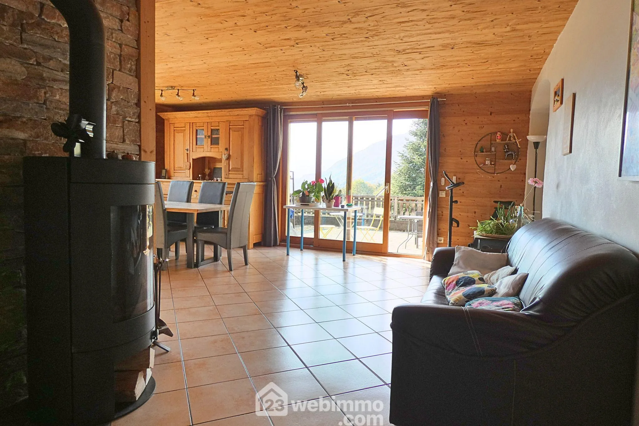 Appartement T4 en rez-de-jardin avec jardin à Marthod 
