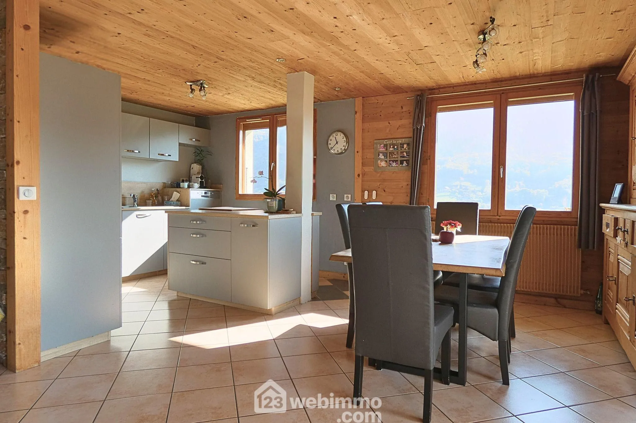 Appartement T4 en rez-de-jardin avec jardin à Marthod 