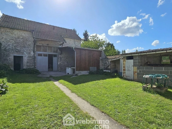 Maison en pierre à rénover avec dépendances à La Ferté-Alais – Opportunité unique