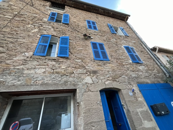 Immeuble à vendre à Les Arcs-sur-Argens avec 3 appartements rentables