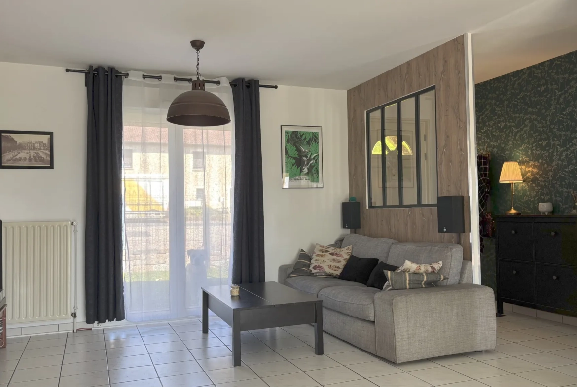 Maison 115 m² à Morhange avec 3 chambres, terrasse et garage 