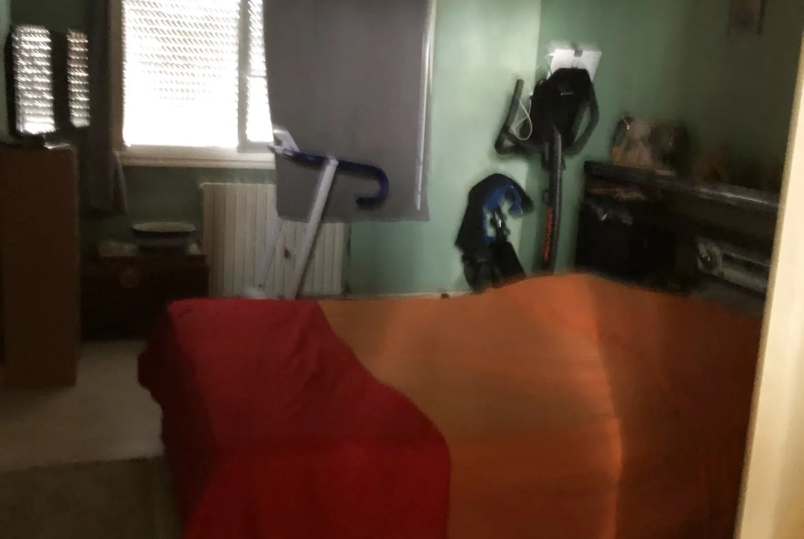 Immeuble mixte en vente à Salbris, Sologne – Local commercial et appartement 