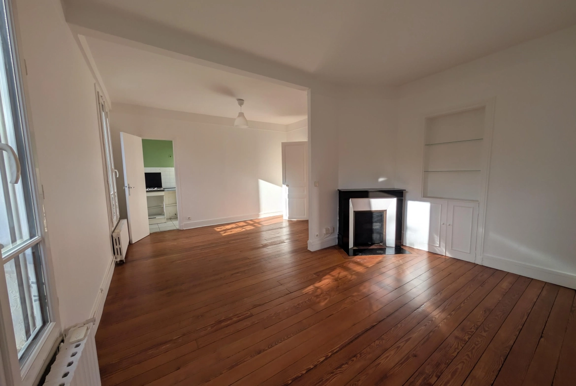 Charmant appartement de 2 pièces à Asnières-sur-Seine avec cave et charmant cachet ancien 