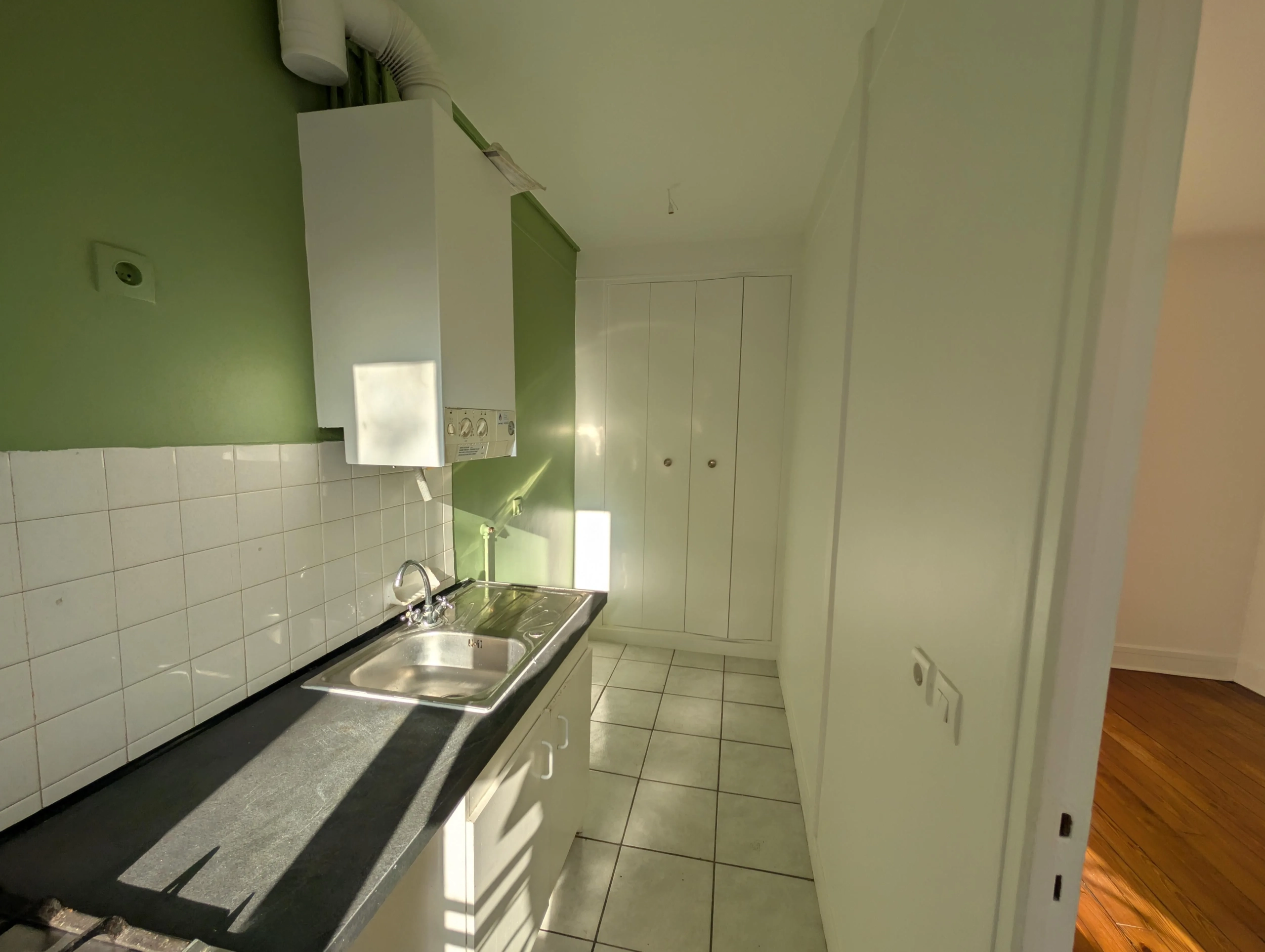 Charmant appartement de 2 pièces à Asnières-sur-Seine avec cave et charmant cachet ancien 