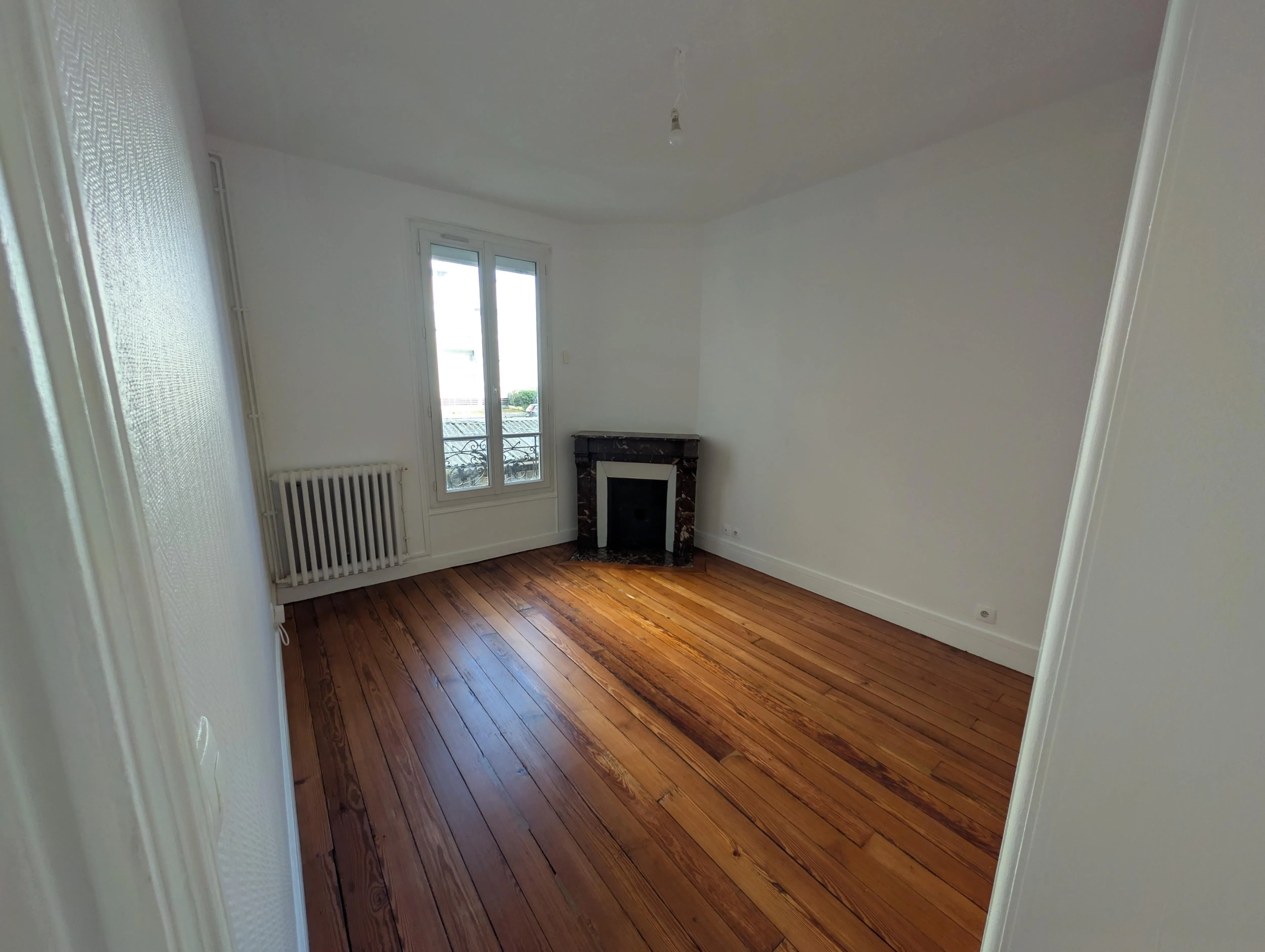 Charmant appartement de 2 pièces à Asnières-sur-Seine avec cave et charmant cachet ancien 