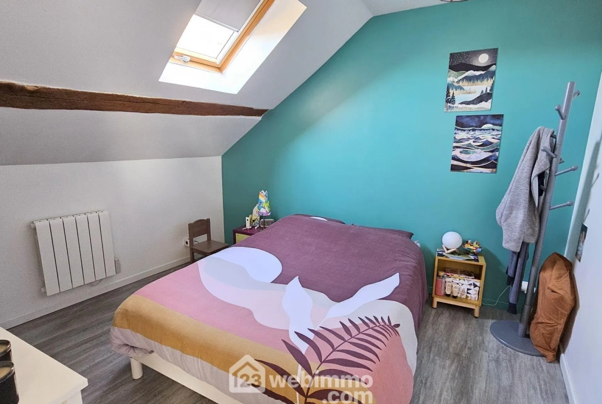 A vendre duplex lumineux de 69m² à Puiseaux, centre-ville 