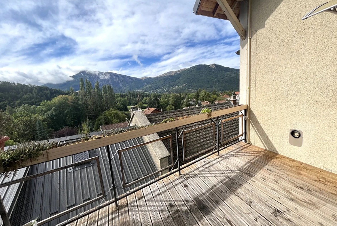 Maison de village avec vue imprenable sur Céüse à La Roche des Arnauds 