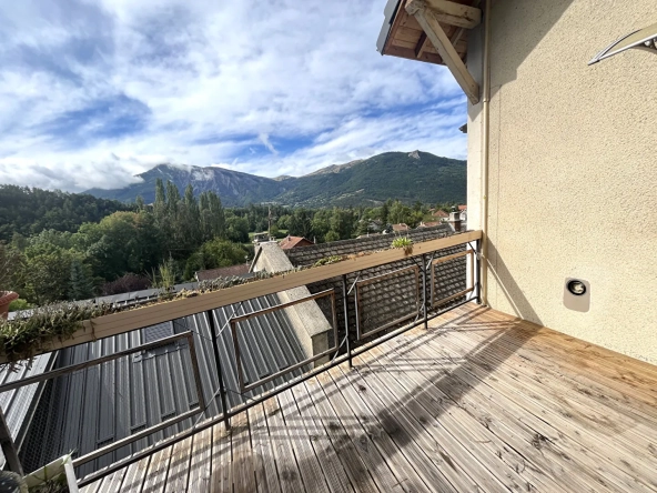 Maison de village avec vue imprenable sur Céüse à La Roche des Arnauds