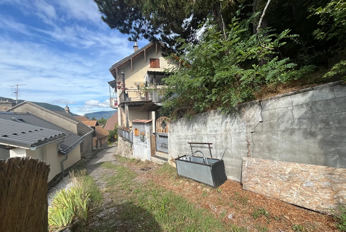 Maison de village avec vue imprenable sur Céüse à La Roche des Arnauds 