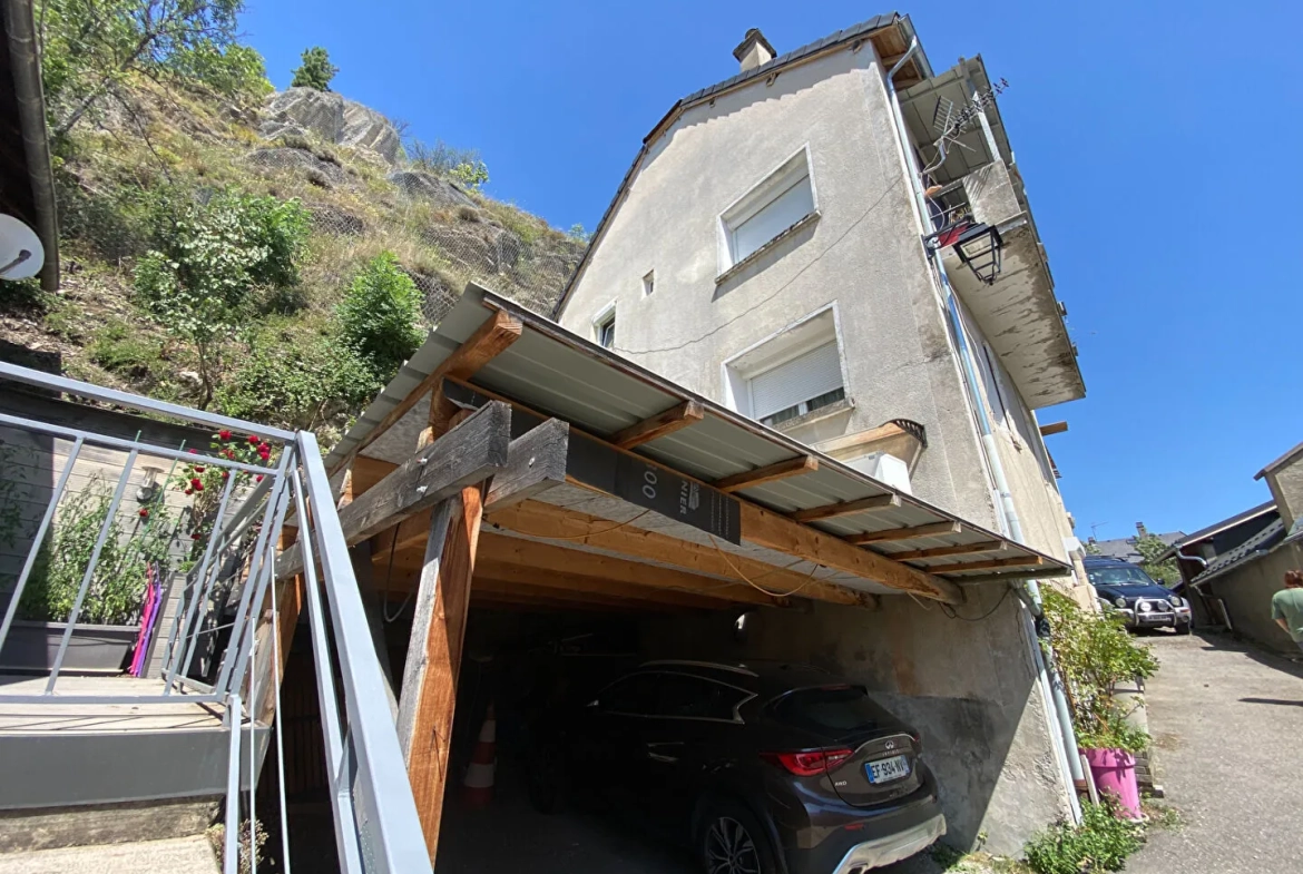 Maison de village avec vue imprenable sur Céüse à La Roche des Arnauds 