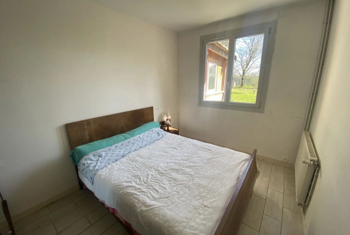 Maison de plain-pied avec dépendances sur 1 hectare à Monségur 