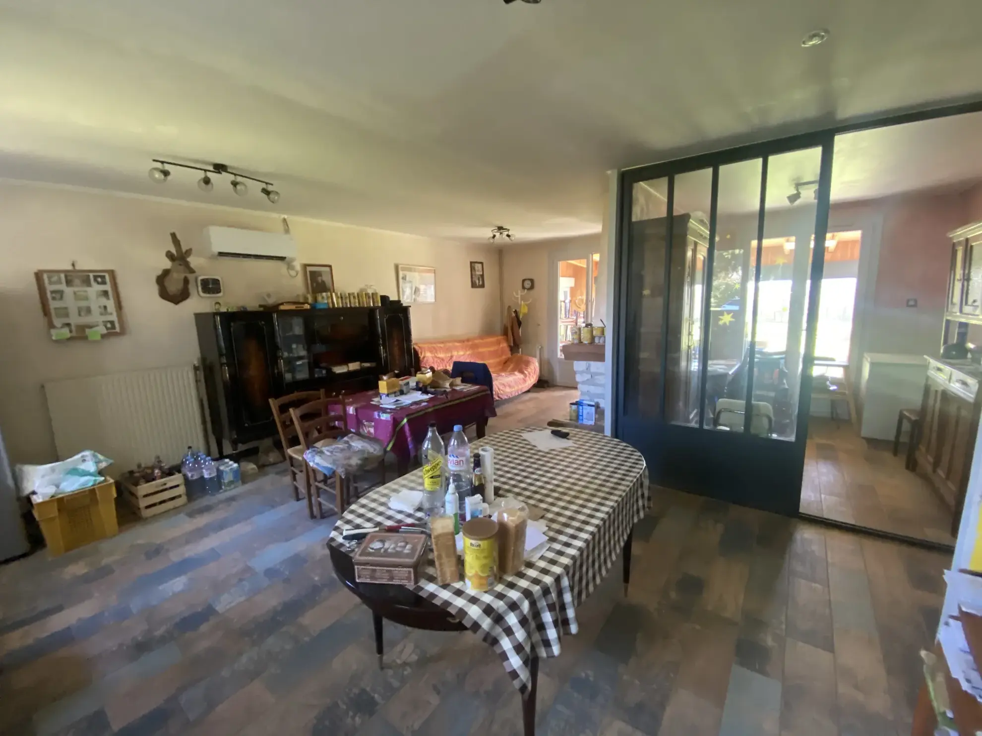 Maison de plain-pied avec dépendances sur 1 hectare à Monségur 