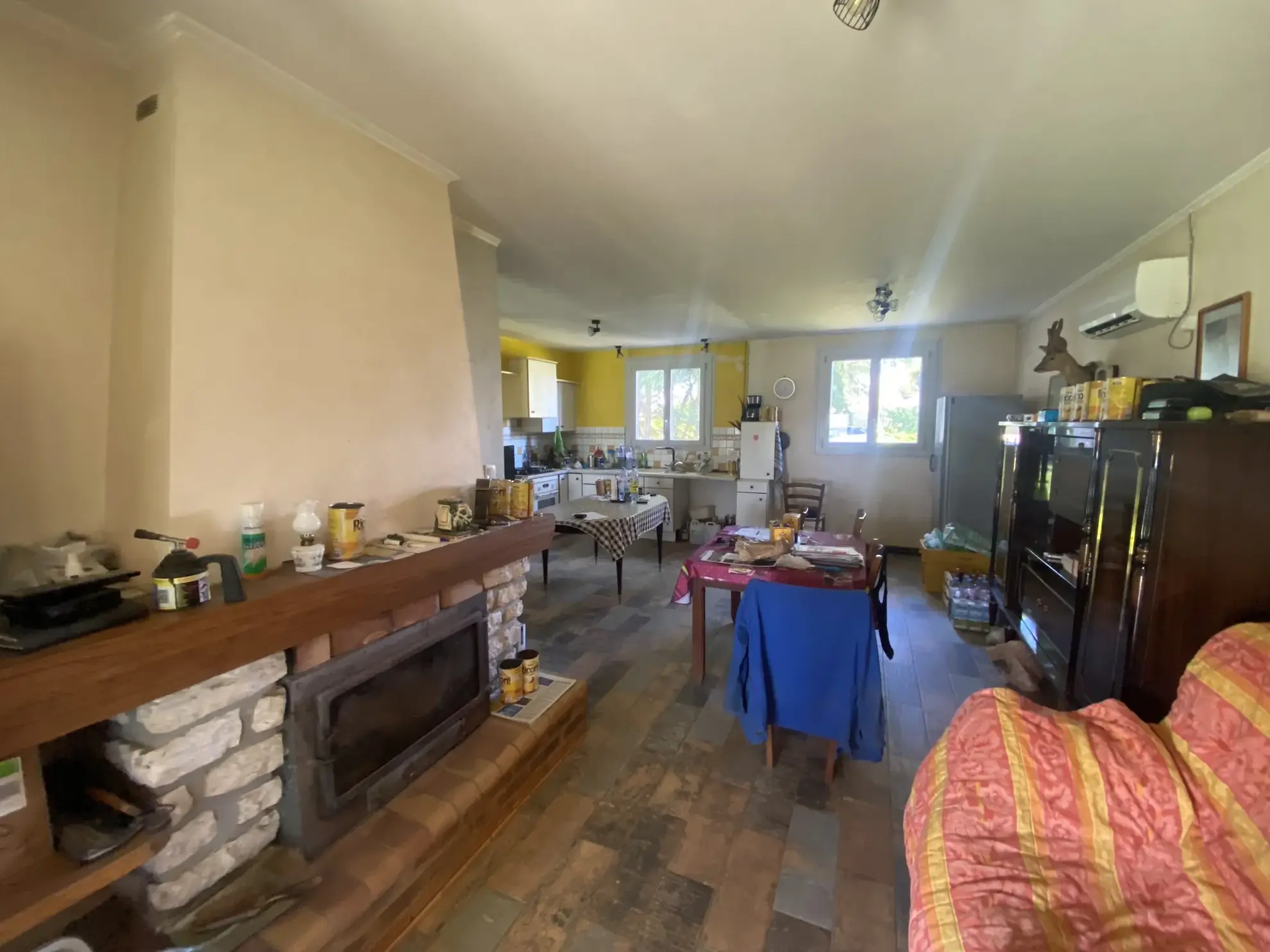 Maison de plain-pied avec dépendances sur 1 hectare à Monségur 