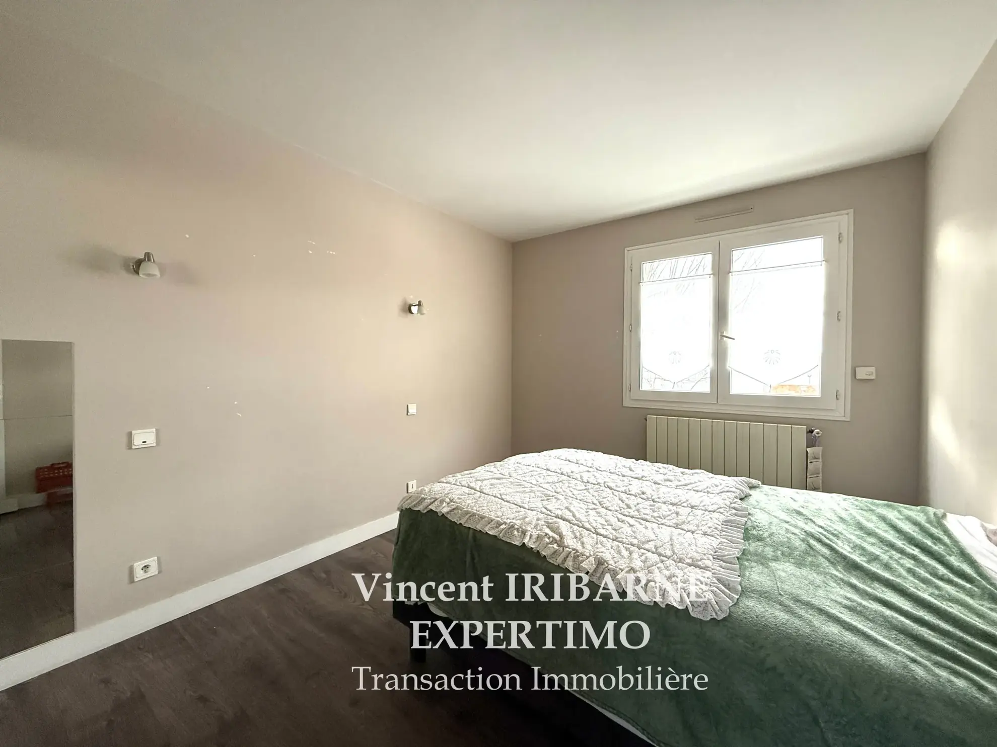 Charmante maison en hyper centre de Saintes avec garage et cour 