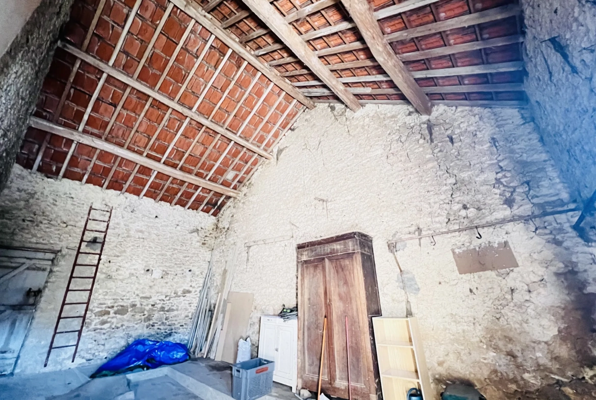 Longère avec grange, jardin et potentiel d’aménagement à Aunay-sous-Auneau 