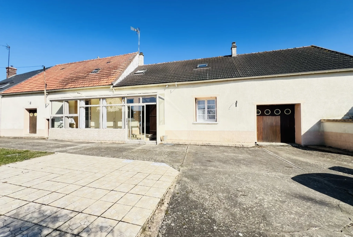 Longère avec grange, jardin et potentiel d’aménagement à Aunay-sous-Auneau 