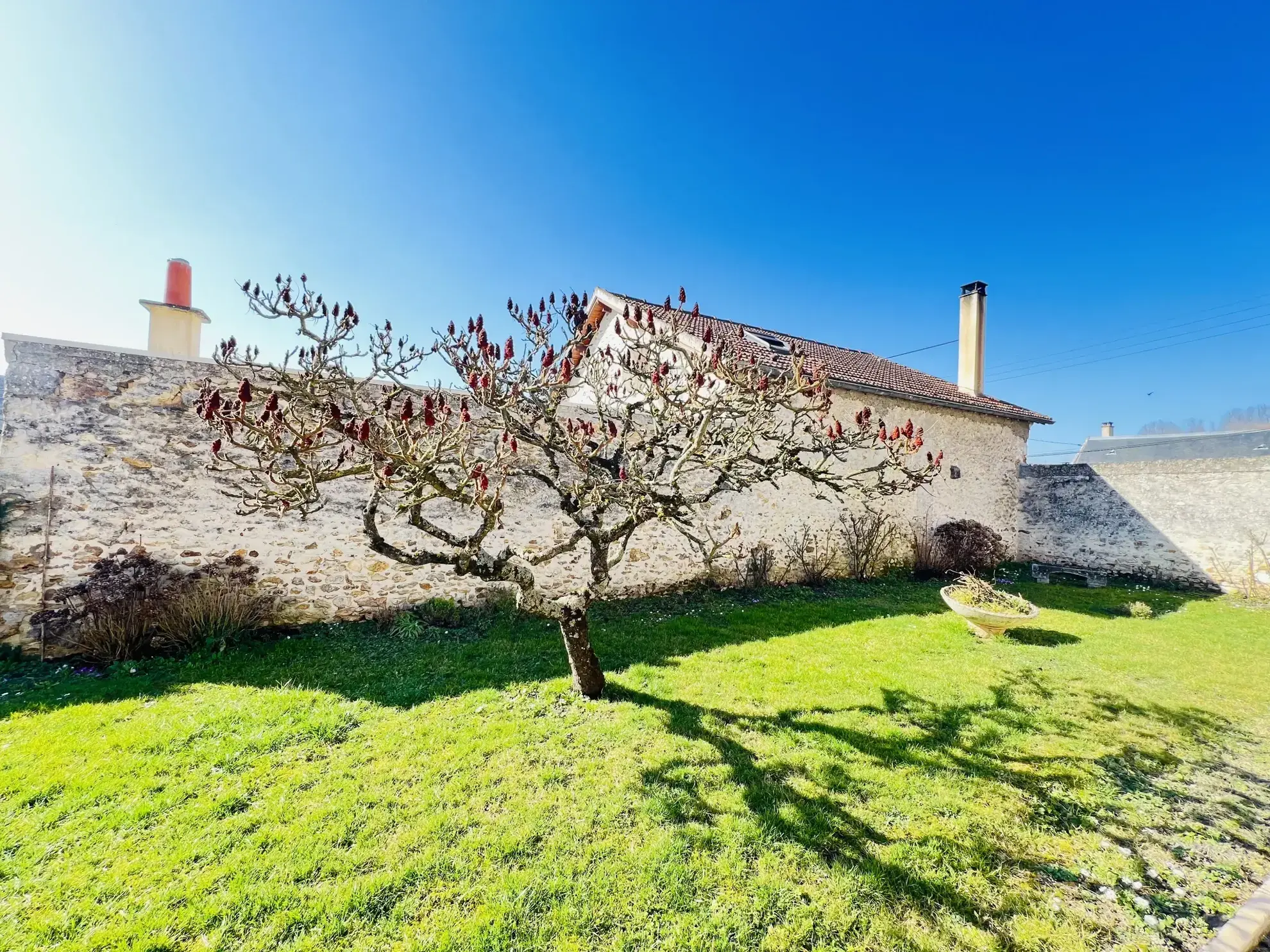 Longère avec grange, jardin et potentiel d’aménagement à Aunay-sous-Auneau 