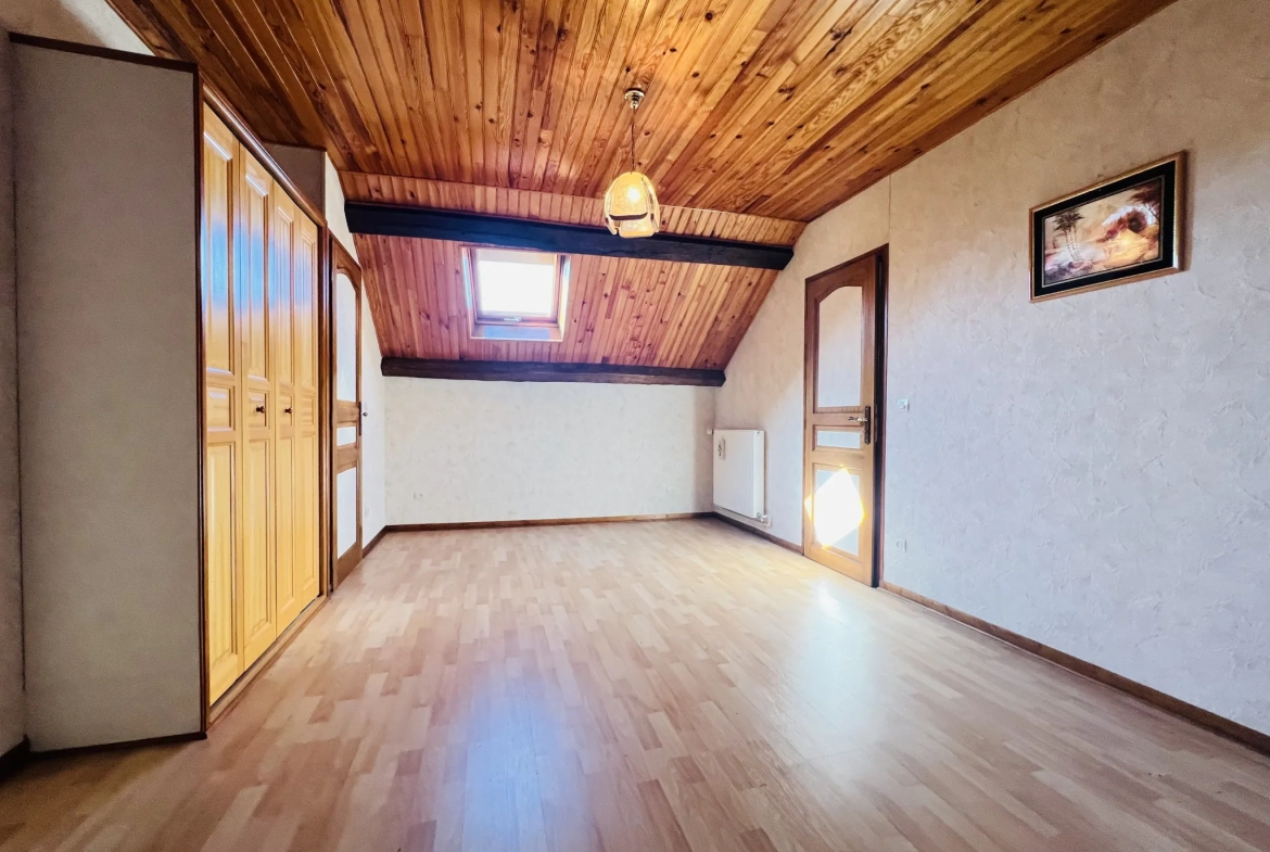 Longère avec grange, jardin et potentiel d’aménagement à Aunay-sous-Auneau 